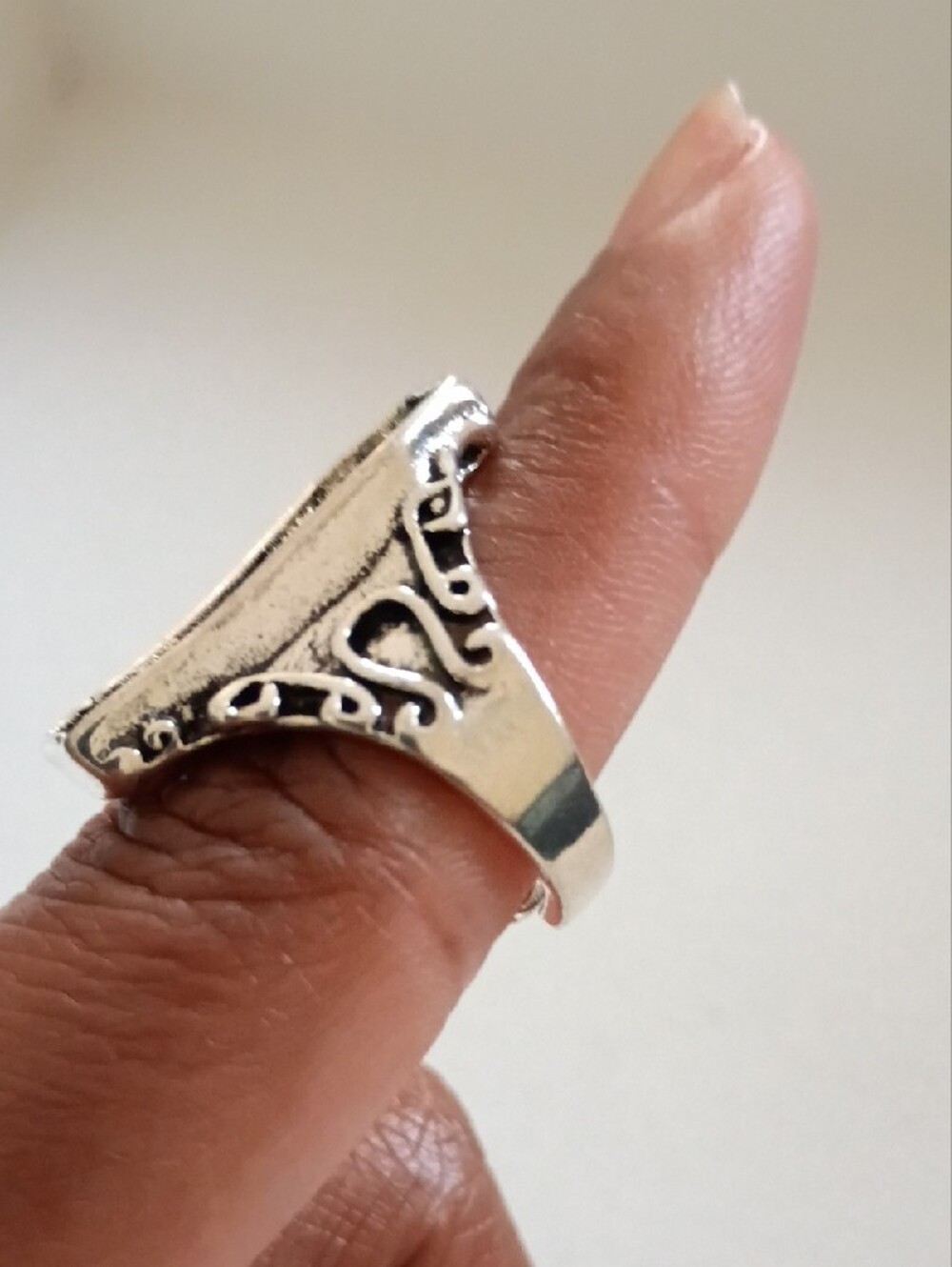 Silver Tone Coffin Ring Gothic Biker Statement Band Men’s Size 8 - Picture 3 of 5